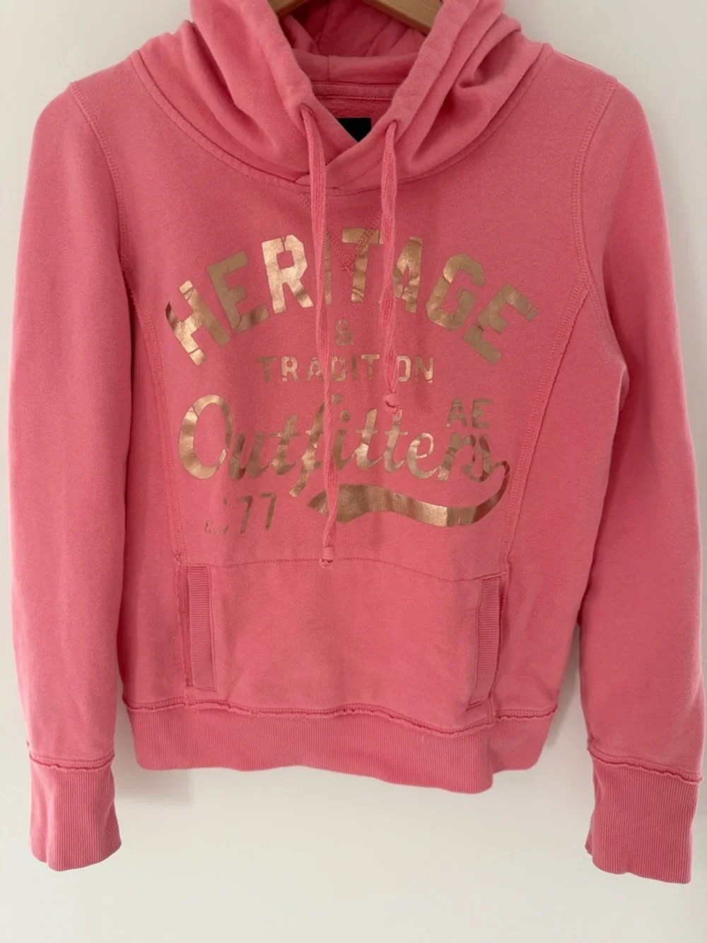 American Eagle Outfitters Pink Funnel Neck Pullover with Gold Logo Size Medium